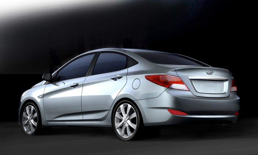  Hyundai Verna 2011 года  (фото 2 из 2)